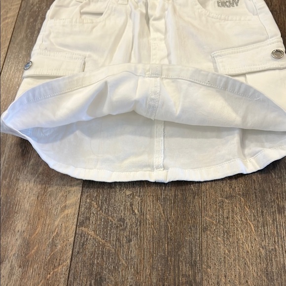 DKNY White Skirt for Casual Resort Wear - Picture 4 of 8